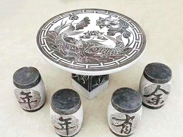 石桌石凳