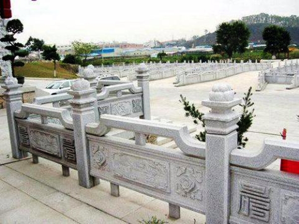 栏板石