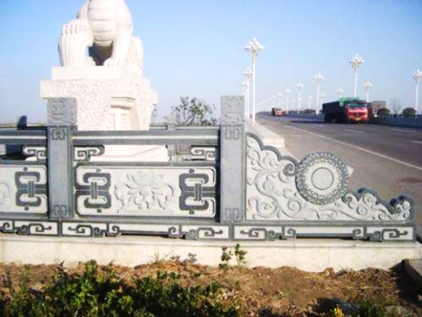 栏板石
