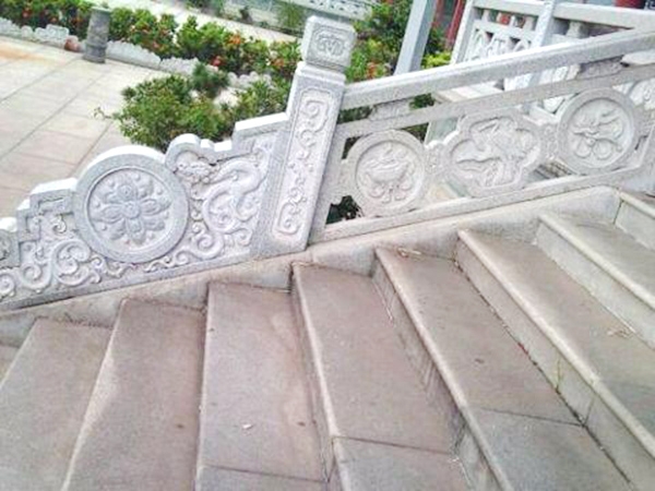 栏板石
