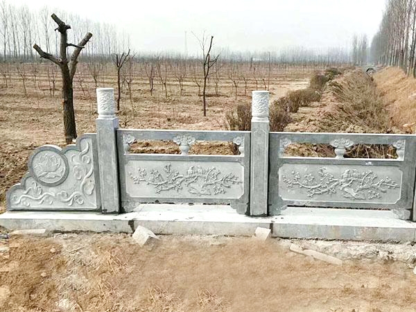 栏板石
