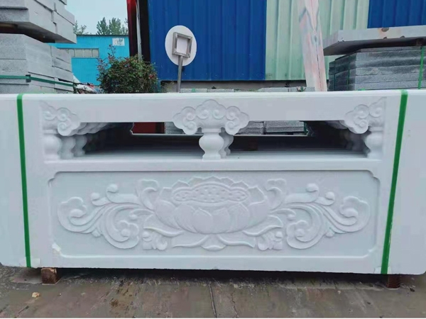 栏板石