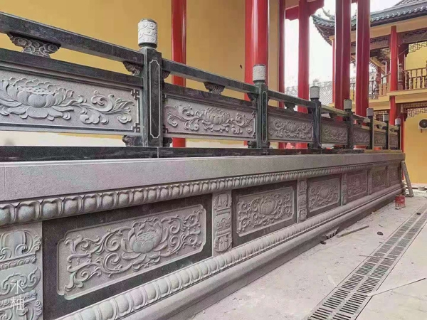 栏板石