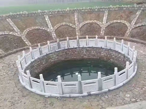 栏板石