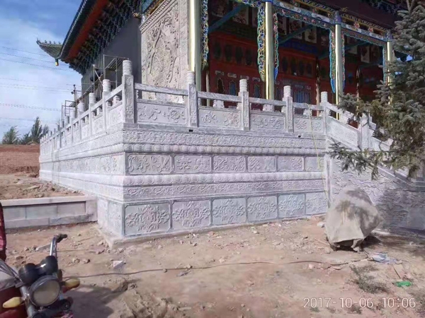 栏板石